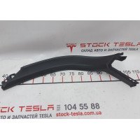 7 后备箱开口装饰件，右侧内侧 Tesla model S、model S REST 1010831-00-B